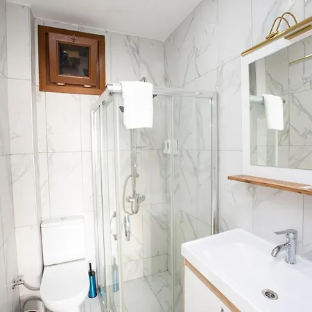 Taksim Square Leon's 3*