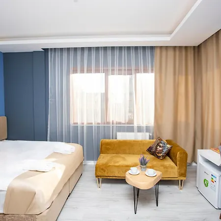 Taksim Square Leon's Hotel