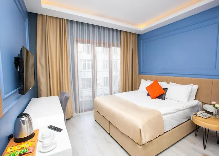 Taksim Square Leon's Hotel
