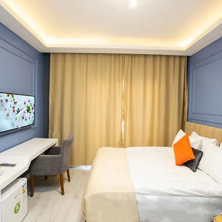 Taksim Square Leon'S Hotel מלון 3*